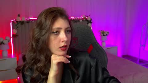 Mary Miller online show from November 29, 12:53 pm