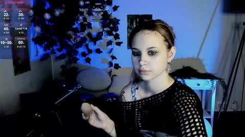 Snapshot of marynixoxo chatting on February 23, 2:35 am Mary x online show from February 23, 2:35 am