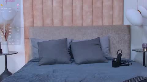 Mary online show from October 4, 4:44 pm