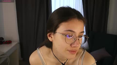 Hi Im Olivia Im new here3 online show from March 2, 3:50 am