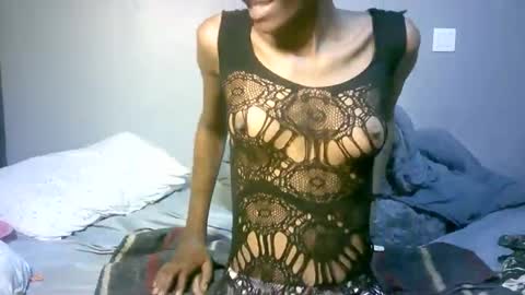 Snapshot of maskgang001 chatting on October 15, 1:52 am maskgang001 online show from October 15, 1:52 am