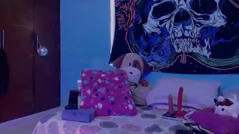 Snapshot of mattilda_18 chatting on September 18, 7:45 pm mattilda_18 online show from September 18, 7:45 pm