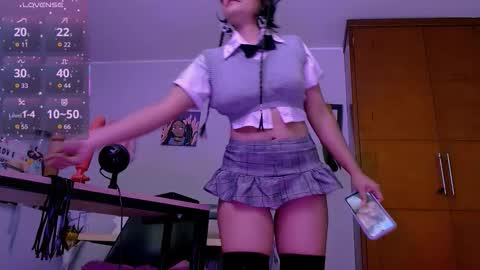 Snapshot of mattilda_18 chatting on October 17, 11:52 pm mattilda_18 online show from October 17, 11:52 pm