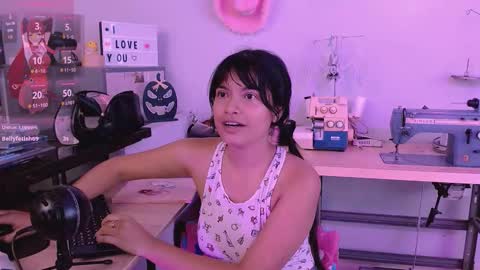 Snapshot of mattilda_18 chatting on October 1, 8:58 pm mattilda_18 online show from October 1, 8:58 pm