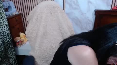 Snapshot of mature_wolf chatting on October 2, 11:32 pm Sonia online show from October 2, 11:32 pm