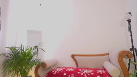 Maria Victoria Schedule 2pm until 9pm GMT-5 online show from December 4, 4:41 pm