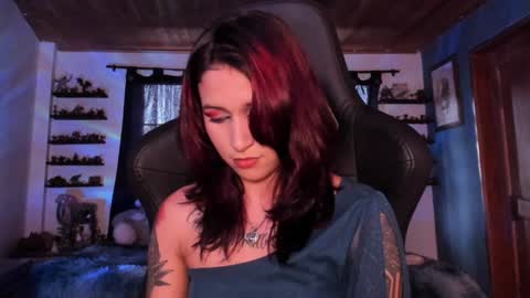 Hilary online show from January 4, 10:24 pm