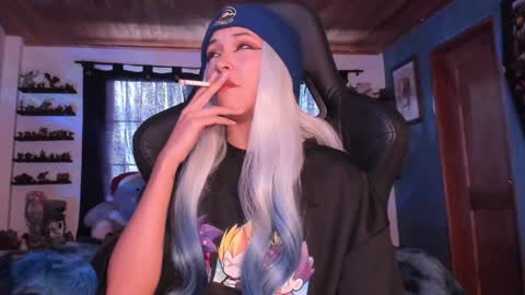 Hilary online show from December 22, 9:42 pm