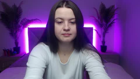 MavkaCute online show from December 3, 7:05 pm