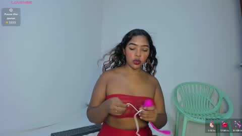 Snapshot of maya_graham_ chatting on October 1, 5:12 am Maya online show from October 1, 5:12 am
