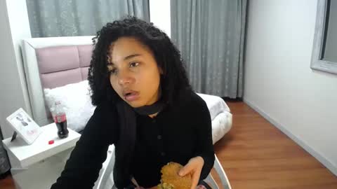 Maya online show from December 14, 3:17 am