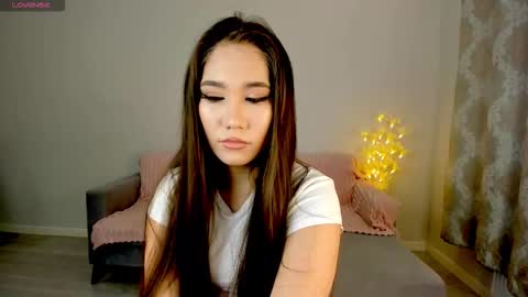 Mia online show from February 10, 1:36 pm