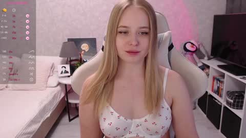 maybebabyx online show from December 11, 4:28 am