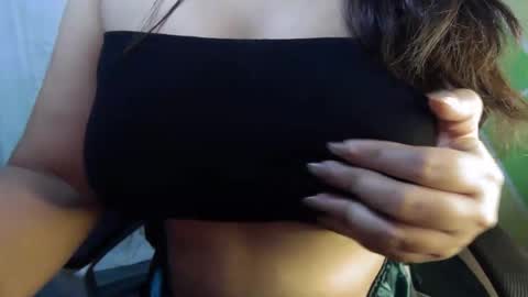 Snapshot of maylee_x chatting on September 22, 10:57 am maylee_x online show from September 22, 10:57 am