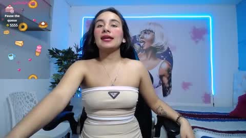 Snapshot of maylin_horny19 chatting on February 1, 2:47 am Maylin online show from February 1, 2:47 am