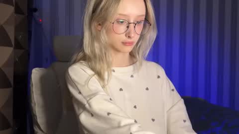 mayvi_cold online show from February 20, 9:09 pm