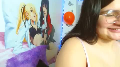 Snapshot of mckennahot303av chatting on October 11, 12:19 pm mackenna av online show from October 11, 12:19 pm
