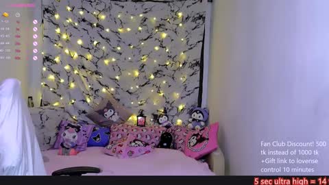 Snapshot of me_hanna chatting on December 14, 11:45 pm Hanna online show from December 14, 11:45 pm