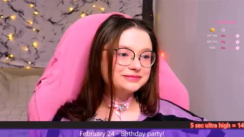 Snapshot of me_hanna chatting on February 18, 11:19 pm Hanna online show from February 18, 11:19 pm
