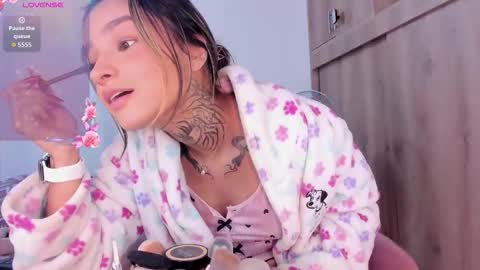 medussa13 online show from November 14, 1:11 pm