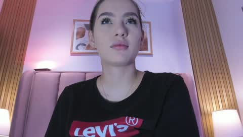 megaan_rouse online show from May 15, 11:46 am