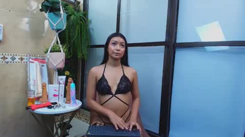 Snapshot of megan_cruzgb chatting on February 6, 6:46 pm Carolina Paez online show from February 6, 6:46 pm
