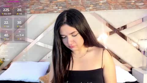 Snapshot of megan_devon chatting on October 1, 11:59 am online show from October 1, 11:59 am