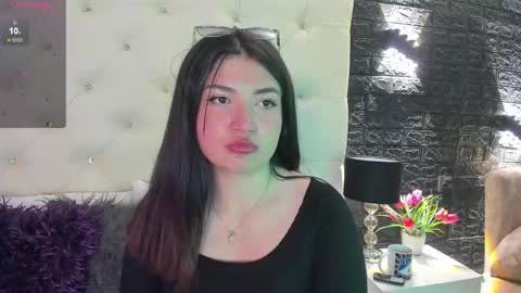 Snapshot of megan_devon chatting on January 10, 11:33 am online show from January 10, 11:33 am