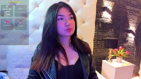Snapshot of megan_devon chatting on February 25, 11:32 am online show from February 25, 11:32 am