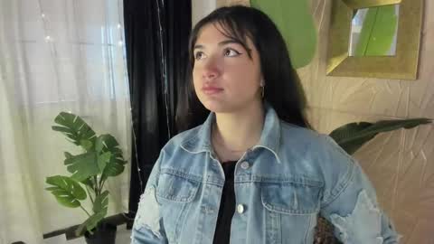 Snapshot of megan_devon chatting on February 20, 11:42 am online show from February 20, 11:42 am