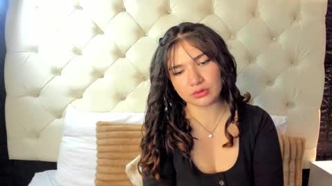 Snapshot of megan_devon chatting on March 3, 11:58 am online show from March 3, 11:58 am