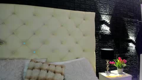 Snapshot of megan_devon chatting on February 15, 12:43 pm online show from February 15, 12:43 pm
