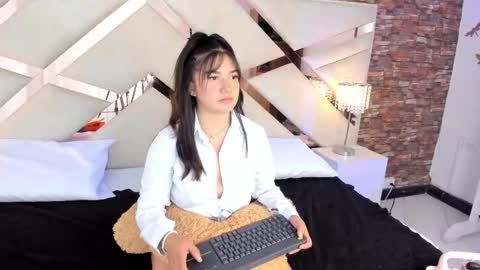 Snapshot of megan_devon chatting on September 26, 2:15 pm online show from September 26, 2:15 pm