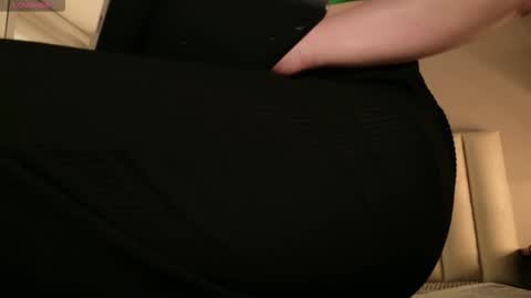 Snapshot of megan_moore__ chatting on October 1, 12:21 pm online show from October 1, 12:21 pm