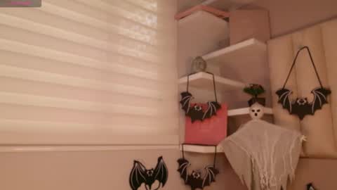 Snapshot of megan_moore__ chatting on October 10, 1:16 pm online show from October 10, 1:16 pm