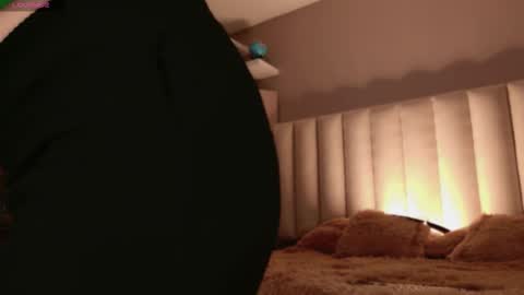 Snapshot of megan_moore__ chatting on October 8, 12:20 pm online show from October 8, 12:20 pm