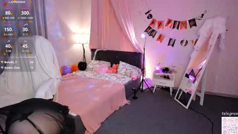 Megan Nelson online show from October 31, 11:25 am