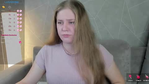 Snapshot of megan_violer chatting on December 16, 3:54 pm Megan Mon Fri 1600-2200pm Tue Wen Sat 0900-1600pm online show from December 16, 3:54 pm