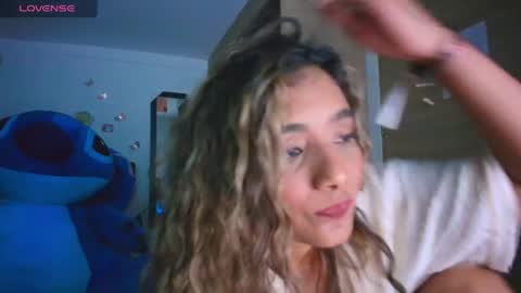 M E G A N   online show from May 13, 2:06 am