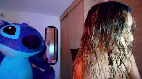 Snapshot of meganadriels96 chatting on October 17, 7:06 pm M E G A N online show from October 17, 7:06 pm