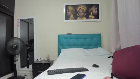 megan        online show from September 14, 3:59 am