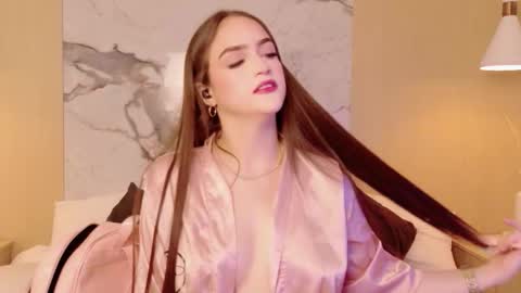 meganmonroee_ online show from March 4, 8:37 pm