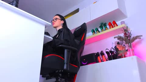 Megan online show from February 7, 2:43 pm