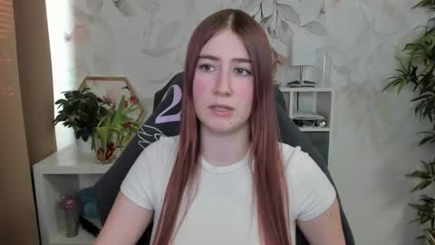 Snapshot of meganx_candy chatting on February 18, 3:10 pm Megan online show from February 18, 3:10 pm