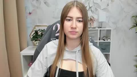 Snapshot of meganx_candy chatting on December 12, 6:47 am Megan online show from December 12, 6:47 am