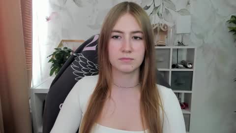 Snapshot of meganx_candy chatting on October 1, 12:43 pm Megan online show from October 1, 12:43 pm