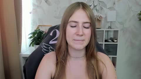 Snapshot of meganx_candy chatting on September 23, 12:36 pm Megan online show from September 23, 12:36 pm