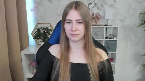 Snapshot of meganx_candy chatting on December 13, 7:59 am Megan online show from December 13, 7:59 am