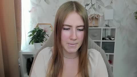 Snapshot of meganx_candy chatting on September 24, 12:37 pm Megan online show from September 24, 12:37 pm