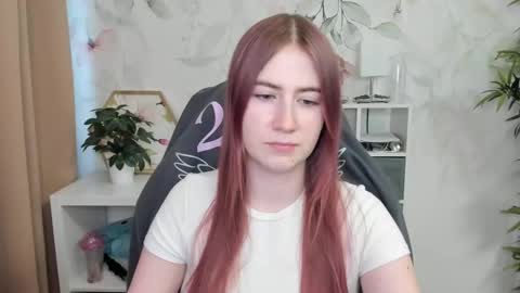 Snapshot of meganx_candy chatting on February 5, 1:44 pm Megan online show from February 5, 1:44 pm